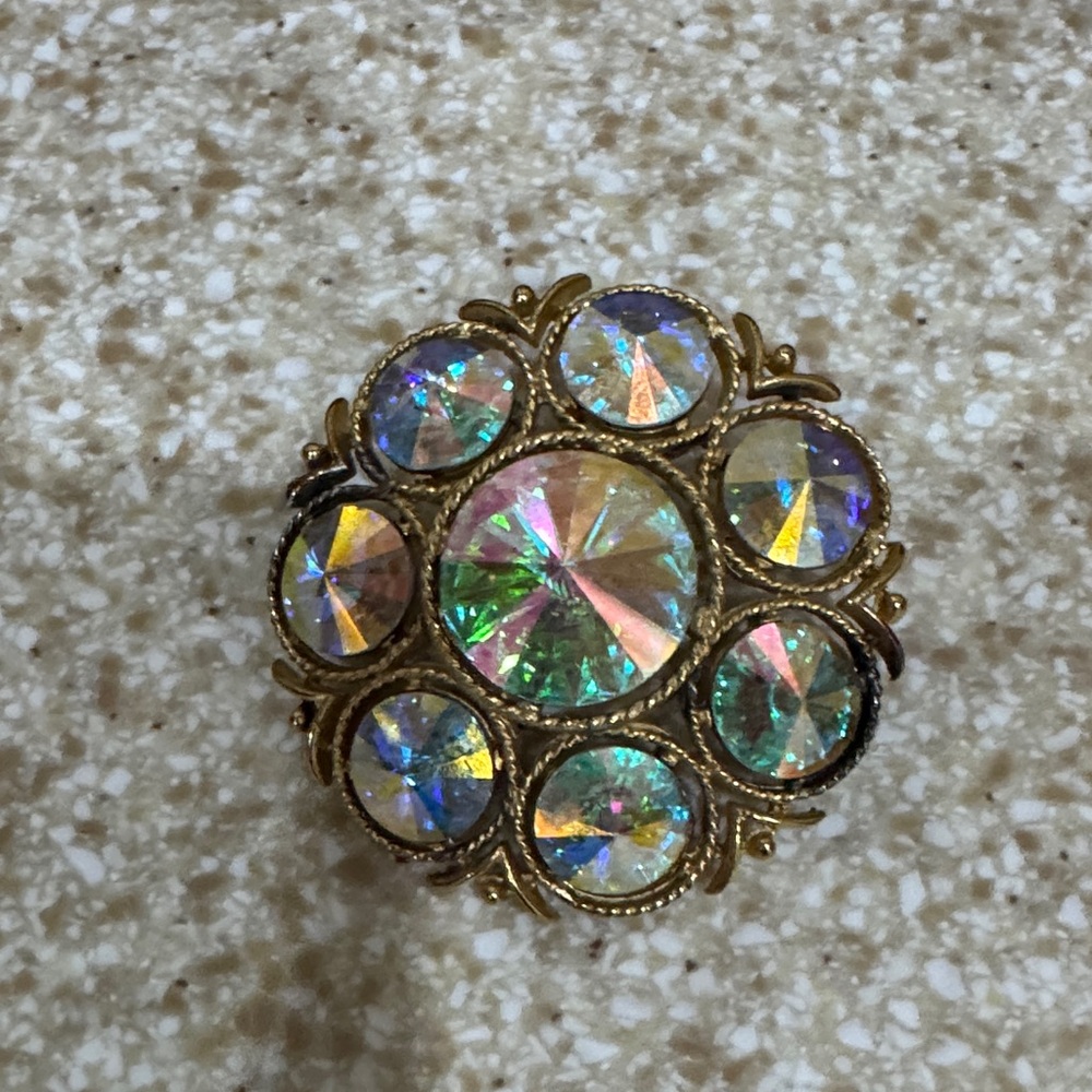 Elegant Gold and Iridescent Lisner Crystal Brooch